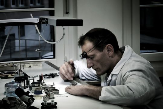 Malgré un certain ralentissement, l'effectif du personnel horloger a augmenté en Suisse durant l'année 2013. Malgré un certain ralentissement, l'effectif du personnel horloger a augmenté en Suisse durant l'année 2013.
