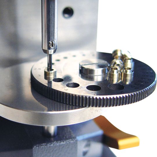 Die Schweizer Uhrenindustrie stellt für ihre weltberühmte Präzision auch hohe Anforderungen an die Messtechnik.