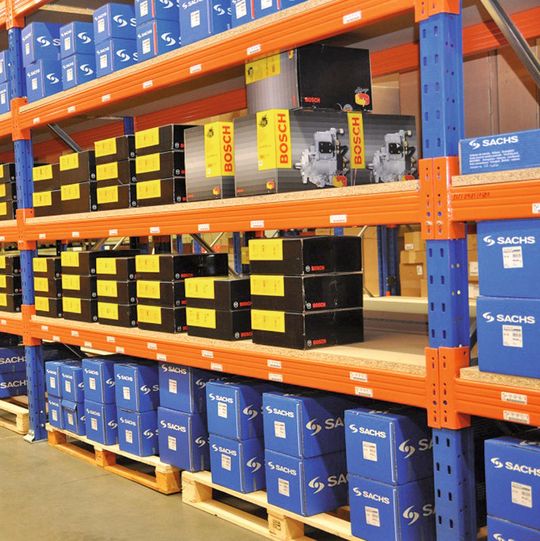 Kraftfahrzeugteile und Werkstattausrüstung wird bei Coler künftig mit dem Lagerführungssystem LFS von Ehrhardt + Partner gemanagt. Kraftfahrzeugteile und Werkstattausrüstung wird bei Coler künftig mit dem Lagerführungssystem LFS von Ehrhardt + Partner gemanagt.