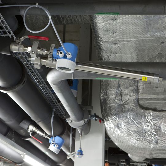 Der T-Mass 150 von Endress+Hauser bietet einfache Nachrüstung und Montage bei vielen Anwendungsmöglichkeiten in Hilfskreisläufen. Der T-Mass 150 von Endress+Hauser bietet einfache Nachrüstung und Montage bei vielen Anwendungsmöglichkeiten in Hilfskreisläufen.