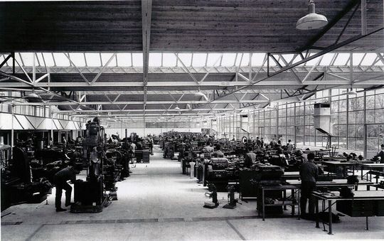 Mechanikerausbildung an der LWB Bern 1939. Mechanikerausbildung an der LWB Bern 1939.