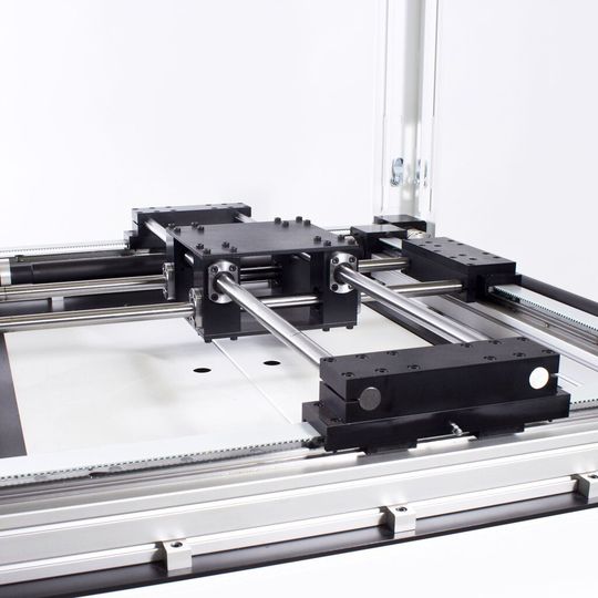 Die verwendeten Bauteile des Linearroboters kommen zu 90 % aus der Lagerbevorratung. Die verwendeten Bauteile des Linearroboters kommen zu 90 % aus der Lagerbevorratung.