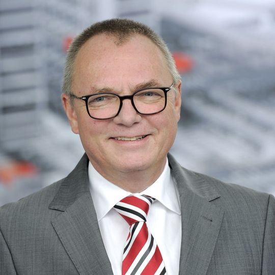 Frank Apel war 24 Jahre lang für Viastore tätig, davon neun Jahre in der Geschäftsführung. Frank Apel war 24 Jahre lang für Viastore tätig, davon neun Jahre in der Geschäftsführung.