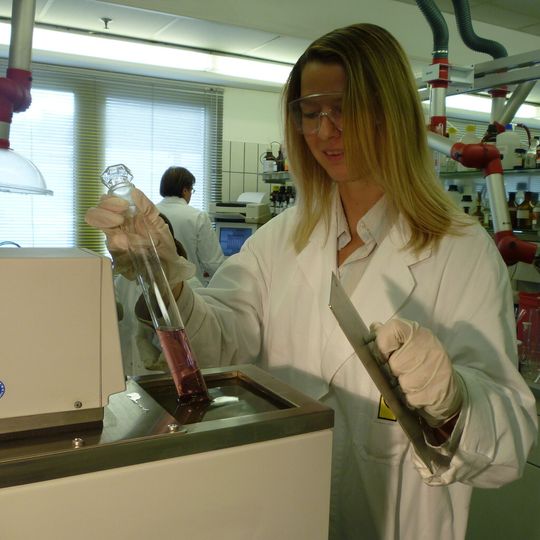 Silikonöle von Fragol bewähren sich als Badflüssigkeiten in Laboranwendungen. Silikonöle von Fragol bewähren sich als Badflüssigkeiten in Laboranwendungen.