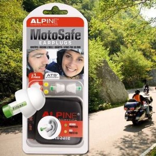 Wirksamer Schutz gegen „Motorradlärm“, der vom Fahrtwind herrührt: Moto Safe von Alpine. Wirksamer Schutz gegen „Motorradlärm“, der vom Fahrtwind herrührt: Moto Safe von Alpine.