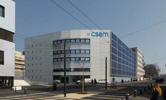 Nouveaux panneaux solaires en façade du bâtiment du CSEM, Maladière 83, Neuchâtel. Nouveaux panneaux solaires en façade du bâtiment du CSEM, Maladière 83, Neuchâtel.