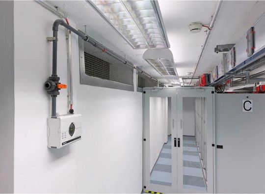 Ansaugrauch- und Brandmelder helfen dabei, Brände frühzeitig zu erkennen.