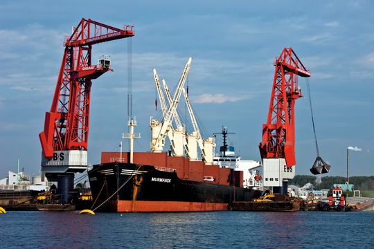 HES Beheer is a holding company for providers of logistical services in ports. HES Beheer is a holding company for providers of logistical services in ports.