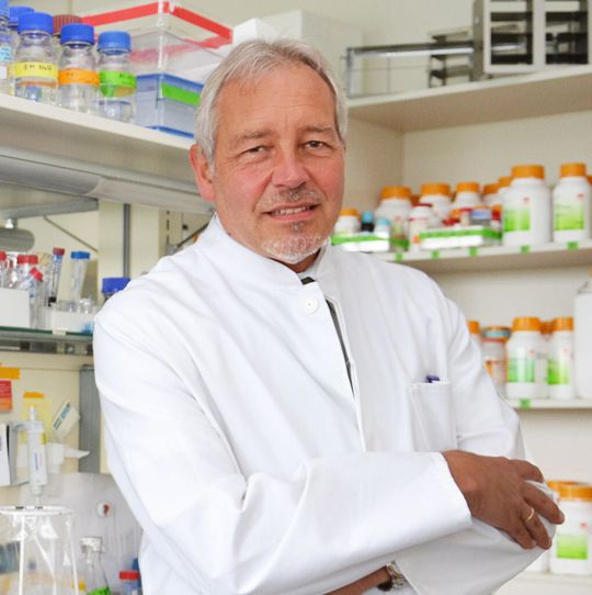 Thomas Bosch, Evolutionsbiologe an der Kieler Universität Thomas Bosch, Evolutionsbiologe an der Kieler Universität