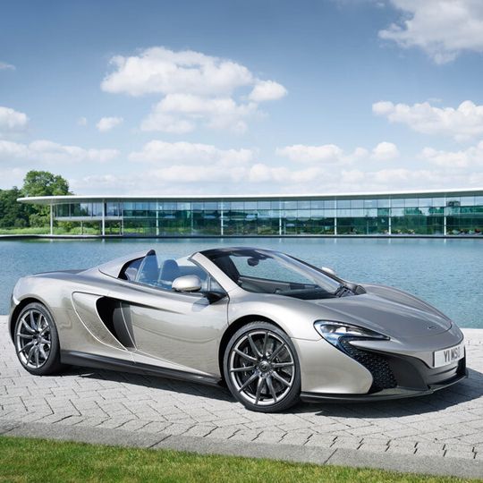 McLaren legt ein Sondermodell des 650S auf, das auf 50 Coupés und 50 Cabrios limitiert ist. McLaren legt ein Sondermodell des 650S auf, das auf 50 Coupés und 50 Cabrios limitiert ist.