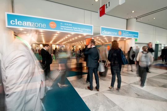 800 Teilnehmer aus 44 Ländern besuchten im letzten Jahr die Cleanzone. 800 Teilnehmer aus 44 Ländern besuchten im letzten Jahr die Cleanzone.