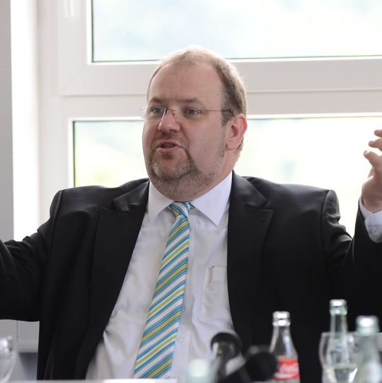Klaus Firschke, Abteilungsleiter Produktmarketing für Industrial Cabinet Connectivity bei Phoenix Contact: „In der Industrie wird die Zahl der Verdrahtungen auch in Zukunft weiter steigen.“ Klaus Firschke, Abteilungsleiter Produktmarketing für Industrial Cabinet Connectivity bei Phoenix Contact: „In der Industrie wird die Zahl der Verdrahtungen auch in Zukunft weiter steigen.“