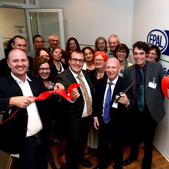 Martin Leibrandt (EPAL), Andreas Hager (Euroblock), Robert Holliger (EPAL) und Alexander Becker (EPAL, vorne, v.l.) geben den Startschuss für die EPAL Academy. Martin Leibrandt (EPAL), Andreas Hager (Euroblock), Robert Holliger (EPAL) und Alexander Becker (EPAL, vorne, v.l.) geben den Startschuss für die EPAL Academy.