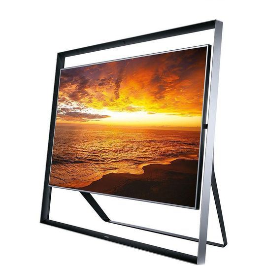 Das Display löst mit 3.840 x 2.160 Pixel auf und wird durch eine Rahmenkonstruktion aus Aluminiumlegierung gehalten. Das Display löst mit 3.840 x 2.160 Pixel auf und wird durch eine Rahmenkonstruktion aus Aluminiumlegierung gehalten.