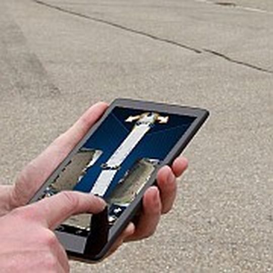 Einparken leicht gemacht: ein Tablet als Fernsteuerung.