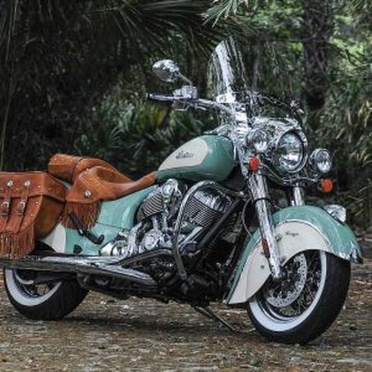 Indian Chief Vintage in den Farben Willow Green und Ivory Cream. Indian Chief Vintage in den Farben Willow Green und Ivory Cream.