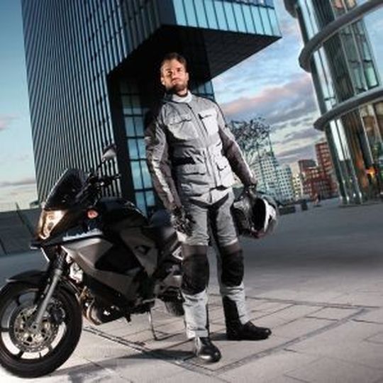 Die AFT-Serie ist ausgezeichnet: Motorrad News Preis-Tipp (Ausgabe 5/2013) & Tipp Enduro Sicherheit Top (Ausgabe 1/2013). Die AFT-Serie ist ausgezeichnet: Motorrad News Preis-Tipp (Ausgabe 5/2013) & Tipp Enduro Sicherheit Top (Ausgabe 1/2013).