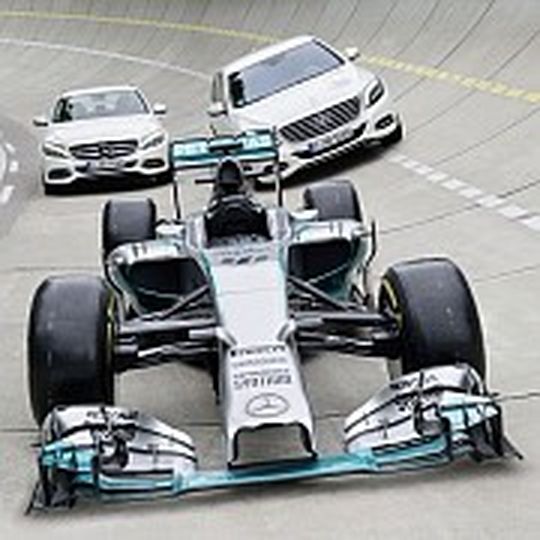 Von der Rennstrecke auf die Straße: Bei manchen Techniken klappt das wirklich. Von der Rennstrecke auf die Straße: Bei manchen Techniken klappt das wirklich.
