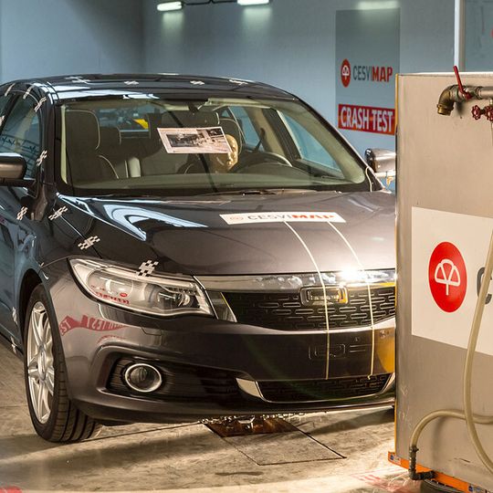 Die Qoros-3-Variante mit Fließheck wurde von spanischen Unfallfallforschern des Cesvimap-Instituts gecrasht. Die Qoros-3-Variante mit Fließheck wurde von spanischen Unfallfallforschern des Cesvimap-Instituts gecrasht.