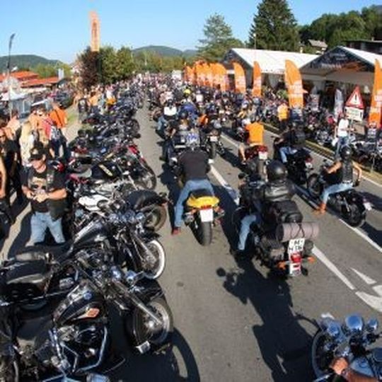Probefahrten, Motorrad-Expo, Custombike-Show und große Parade erwarten Besucher der European Bike Week. Probefahrten, Motorrad-Expo, Custombike-Show und große Parade erwarten Besucher der European Bike Week.