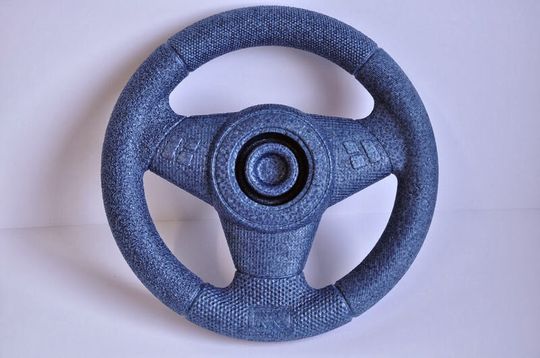 Autolenkrad aus ARPRO-Schaumstoff Autolenkrad aus ARPRO-Schaumstoff