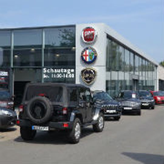 Neben den Fiat-Konzernmarken vertreibt das Autohaus Witzel auch Renault und Dacia. Neben den Fiat-Konzernmarken vertreibt das Autohaus Witzel auch Renault und Dacia.