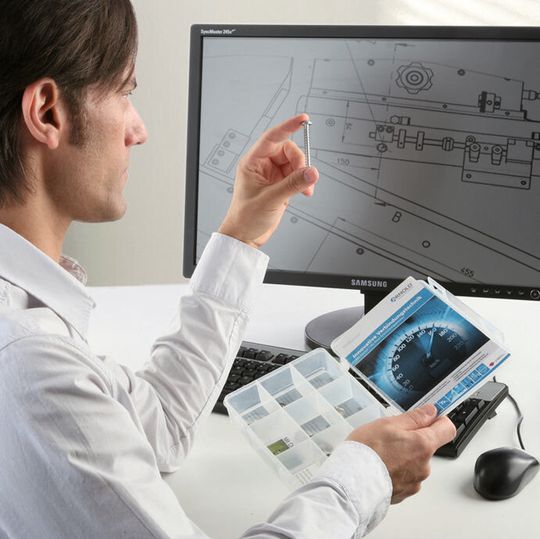 Ein industrieübergreifender Marktstandard für die innovative Verschraubung von Metallen und Kunststoffen wird vor dem Hintergrund einer steigenden Vielfalt und Komplexität der Anwendungen immer wichtiger. Ein industrieübergreifender Marktstandard für die innovative Verschraubung von Metallen und Kunststoffen wird vor dem Hintergrund einer steigenden Vielfalt und Komplexität der Anwendungen immer wichtiger.