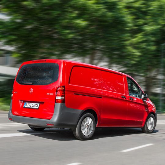 Der Mercedes Vito muss in die Werkstatt. Der Mercedes Vito muss in die Werkstatt.