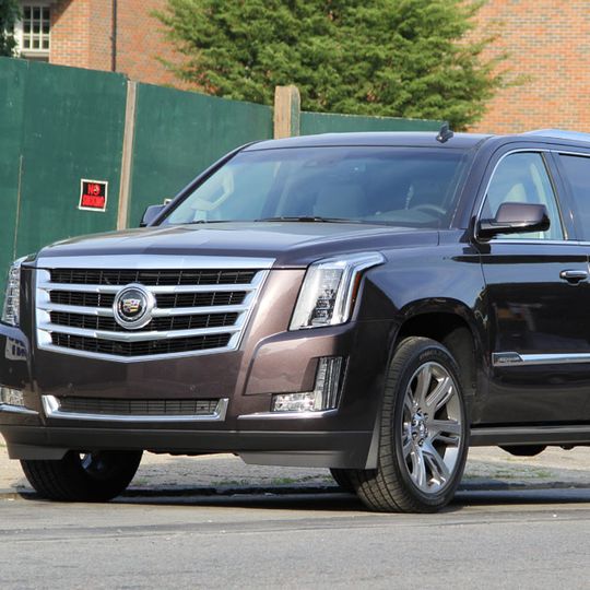 Wenn er 2015 nach Europa kommt, wird Cadillac für den neuen Escalade vermutlich deutlich über 70.000 Euro haben wollen. Wenn er 2015 nach Europa kommt, wird Cadillac für den neuen Escalade vermutlich deutlich über 70.000 Euro haben wollen.