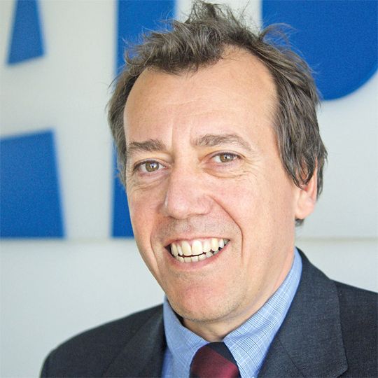 Marco Rollero ist Direktor Vertrieb und Marketing Europa, Mittlerer Osten und Afrika bei Eaton. Marco Rollero ist Direktor Vertrieb und Marketing Europa, Mittlerer Osten und Afrika bei Eaton.