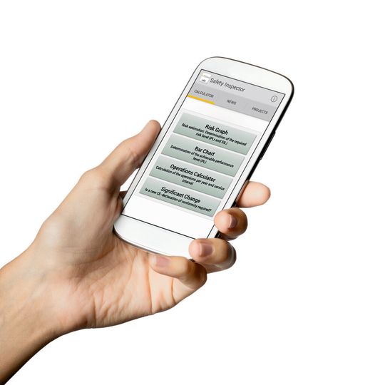 Der Mobile Safety Inspector PASmsi ebnet den Weg zur sicheren Maschine: Die App von Pilz unterstützt bei der Risikobeurteilung und Dokumentation vor Ort.