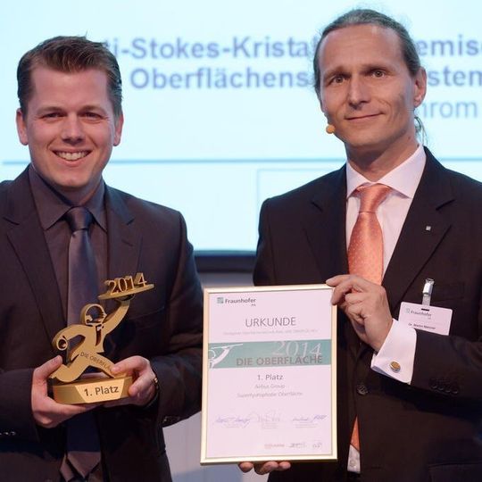 Der 1. Platz ging an die Airbus Group für die Entwicklung einer superhydrophoben Oberfläche. Der 1. Platz ging an die Airbus Group für die Entwicklung einer superhydrophoben Oberfläche.