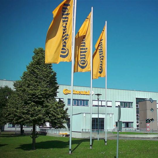 Die 1986 gegründete Emitec-Gesellschaft für Emissionstechnologie mbH, das jetzige Continental-Segment Exhaust Management, beschäftigt in Europa, USA und Asien insgesamt etwa 900 Mitarbeiter. Die 1986 gegründete Emitec-Gesellschaft für Emissionstechnologie mbH, das jetzige Continental-Segment Exhaust Management, beschäftigt in Europa, USA und Asien insgesamt etwa 900 Mitarbeiter.