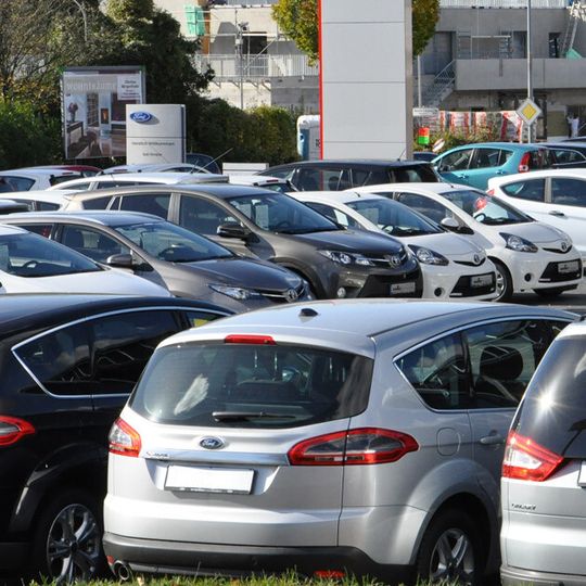 Zuwachs vor allem bei gewerblichen Zulassungen. Zuwachs vor allem bei gewerblichen Zulassungen.