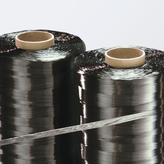 Thermoplastische Carbonfaser‐Verbundwerkstoffe lassen sich umformen, recyceln und in kurzen Zykluszeiten herstellen. Thermoplastische Carbonfaser‐Verbundwerkstoffe lassen sich umformen, recyceln und in kurzen Zykluszeiten herstellen.
