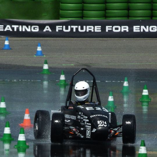 Skid-Pad: Der Bolide der Fachhochschule Amberg-Weiden Skid-Pad: Der Bolide der Fachhochschule Amberg-Weiden