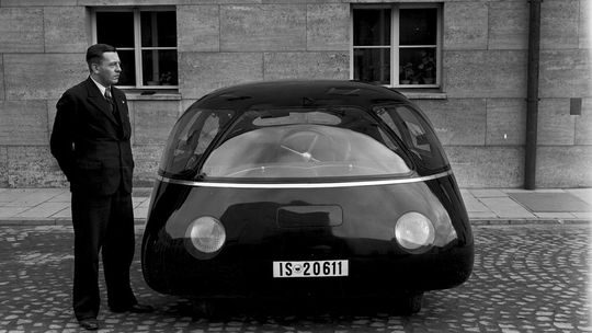 Seinen Namen verdankt das Auto dem deutschen Ingenieur Karl Schlör (1910-1997). Seinen Namen verdankt das Auto dem deutschen Ingenieur Karl Schlör (1910-1997).