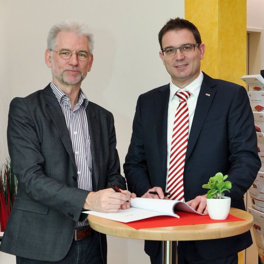 Vereinbaren enge Zusammenarbeit: Josef Brusa (links) und Ludwig Zollner Vereinbaren enge Zusammenarbeit: Josef Brusa (links) und Ludwig Zollner