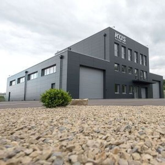 Das neue Prüfzentrum der KÜS Technik GmbH in Losheim am See. Das neue Prüfzentrum der KÜS Technik GmbH in Losheim am See.