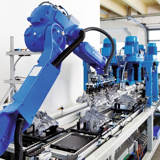 Mit innovativen Montagelösungen lassen sich Prozesse weiter optimieren sowie Qualität und Produktivität steigern. Mit innovativen Montagelösungen lassen sich Prozesse weiter optimieren sowie Qualität und Produktivität steigern.