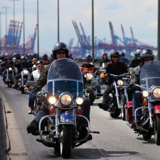 Harley Davidson landet mit 828 Einheiten der Breakout auf Platz 25 des Rankings. Harley Davidson landet mit 828 Einheiten der Breakout auf Platz 25 des Rankings.