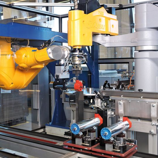 Verlässliche Hard- und Software in der Konstruktionsabteilung sollen höchste Qualität bei der Produktion von Antriebssysteme für Jalousien, Markisen und Rollladen sicherstellen. Verlässliche Hard- und Software in der Konstruktionsabteilung sollen höchste Qualität bei der Produktion von Antriebssysteme für Jalousien, Markisen und Rollladen sicherstellen.