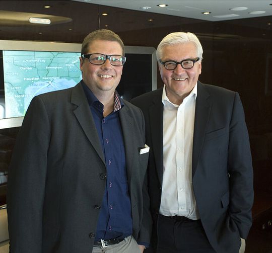 Auf Einladung von Bundesaußenminister Dr. Frank Walter Steinmeier nahm Christian Walter, Mitglied der Geschäftsleitung der Christian Karl Siebenwurst GmbH & Co. KG, an einer Delegationsreise nach Mexiko teil. Auf Einladung von Bundesaußenminister Dr. Frank Walter Steinmeier nahm Christian Walter, Mitglied der Geschäftsleitung der Christian Karl Siebenwurst GmbH & Co. KG, an einer Delegationsreise nach Mexiko teil.