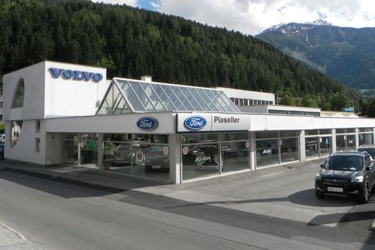 Das Autohaus Plaseller setzt bei der Überprüfung der einkaufsfinanzierten Fahrzeuge auf den digitalen Floorcheck mit Sepia. Das Autohaus Plaseller setzt bei der Überprüfung der einkaufsfinanzierten Fahrzeuge auf den digitalen Floorcheck mit Sepia.