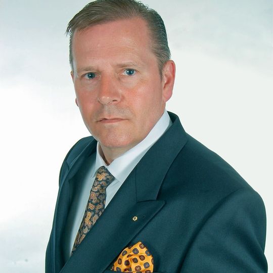 Der Hamburger Kaufmann Kay Petersen übernahm 2013 die Basys GmbH und führt das Unternehmen zusammen mit Stefan Buchwald.