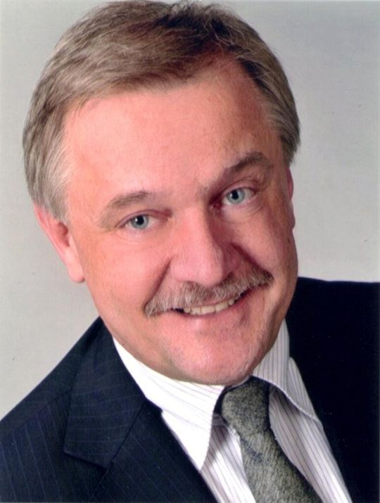 Für den Laserspezialisten LAP aus Deutschland ist der asiatische Markt vielversprechend: Dr. Ralph Föhr, Leiter des Asienmarktes. Für den Laserspezialisten LAP aus Deutschland ist der asiatische Markt vielversprechend: Dr. Ralph Föhr, Leiter des Asienmarktes.