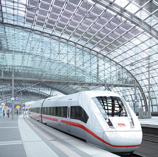 Der ICx soll ab dem Jahr 2017 die IC- und EC-Flotten der Deutschen Bahn ergänzen. Siemens liefert bis dahin 130 Züge. Für das ganze Projekt sollen bis zu 300 Züge gebaut werden. Der ICx soll ab dem Jahr 2017 die IC- und EC-Flotten der Deutschen Bahn ergänzen. Siemens liefert bis dahin 130 Züge. Für das ganze Projekt sollen bis zu 300 Züge gebaut werden.