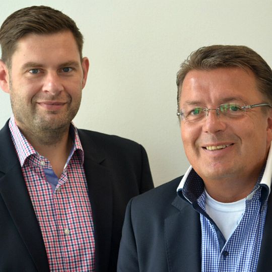 Gebrauchtwagenexperten bei PSA Peugeot Citroën: Stephan Ulrich (li.), Koordinator Logistik und Verkauf Gebrauchtwagen, und Friedhelm Bock, Leiter Gebrauchtwagenmanagement.