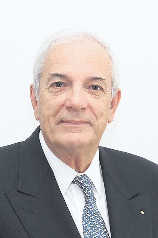 «Wir glauben daran, dass die Schweizer Industrie, ..., sich ihren Standortvorteil als Innovationsleader und Trendsetter zunehmend mit optischen Technologien sichern wird.» Jean-Jacques Goy, Geschäftsführer GMP SA «Wir glauben daran, dass die Schweizer Industrie, ..., sich ihren Standortvorteil als Innovationsleader und Trendsetter zunehmend mit optischen Technologien sichern wird.» Jean-Jacques Goy, Geschäftsführer GMP SA
