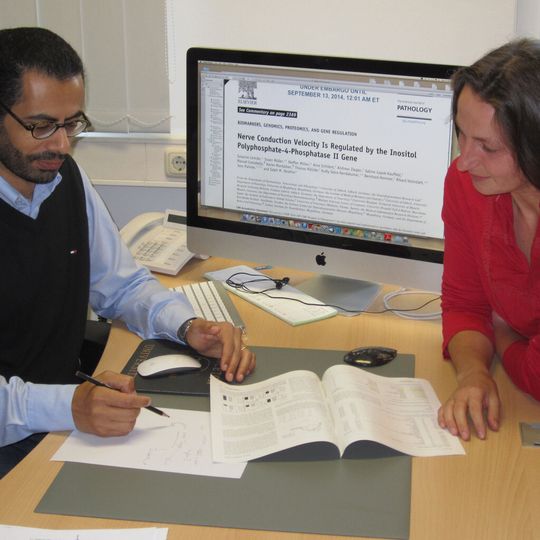 Saleh Ibrahim und Susanne Lemcke diskutieren ihre neuen Forschungsergebnisse. Saleh Ibrahim und Susanne Lemcke diskutieren ihre neuen Forschungsergebnisse.
